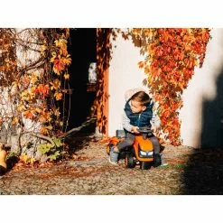 FALK Baby Kubota Ride-on Traktor Med Trailer, Rive Og Skovl -Legepladser Netbutik falk baby kubota ride on traktor med trailer rive og skovl 2