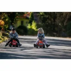 FALK Baby Kubota Ride-on Traktor Med Trailer, Rive Og Skovl -Legepladser Netbutik falk baby kubota ride on traktor med trailer rive og skovl 6