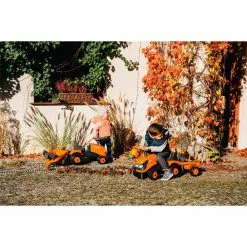FALK Baby Kubota Ride-on Traktor Med Trailer, Rive Og Skovl -Legepladser Netbutik falk baby kubota ride on traktor med trailer rive og skovl 9