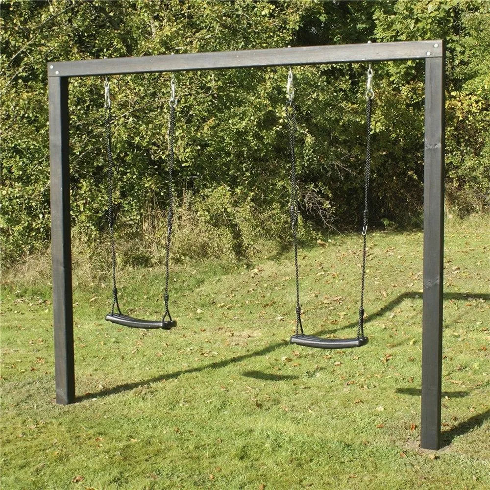 NORDIC PLAY Gyngestativ Alma Sort Grundmalet Inkl. 2 Sorte Gynger 6 NORDIC PLAY Gyngestativ Alma Sort Grundmalet Inkl. 2 Sorte Gynger - Billede 4